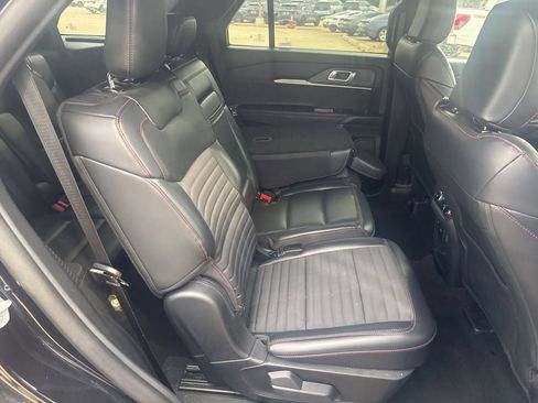 Used 2025 Ford Explorer ST-Line w/ ST-Line Street Pack AWD/4WD image 14