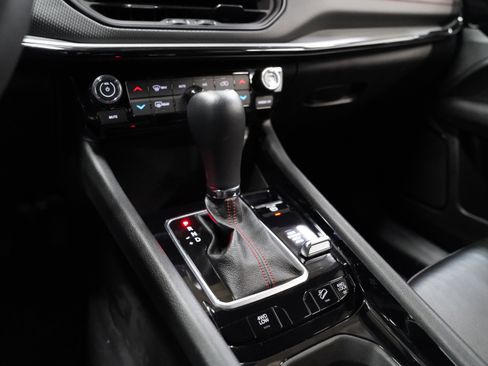 Used 2025 Jeep Compass Trailhawk image 27