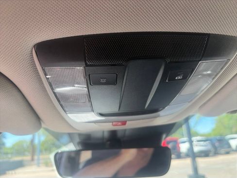 Used 2024 Kia Sorento S FWD image 31