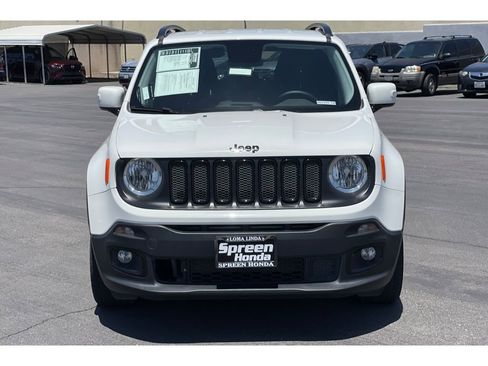 Used 2017 Jeep Renegade Altitude FWD image 9