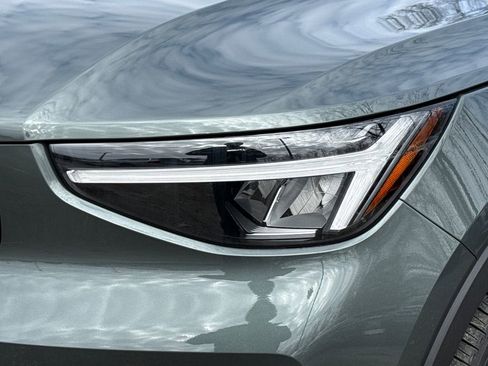 New 2026 Volvo XC40 B5 Core w/ Climate Package AWD/4WD image 7