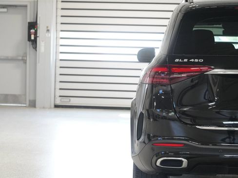 Certified 2024 Mercedes-Benz GLE 450 4MATIC image 9