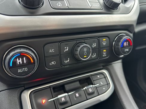 Used 2021 GMC Acadia SLT w/ Elevation Edition image 28