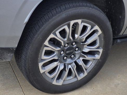 Certified 2024 GMC Yukon Denali Ultimate AWD/4WD image 7