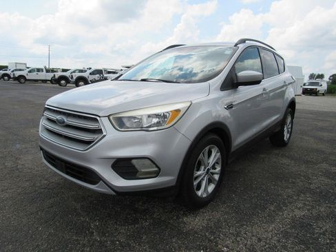 Used 2018 Ford Escape SE w/ Ford Safe & Smart Package FWD image 7