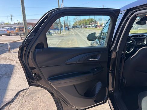 Used 2021 Chevrolet TrailBlazer LS image 22