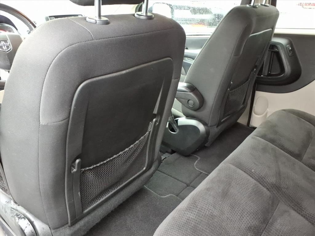 Used 2018 Dodge Grand Caravan SE w/ UConnect Hands-Free Group FWD image 15