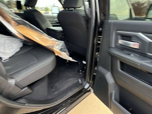 Used 2025 RAM 2500 Big Horn w/ Bed Convenience Group image 21