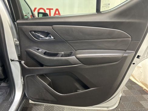 Used 2019 Chevrolet Traverse RS w/ LPO, Floor Liner Package AWD/4WD image 12