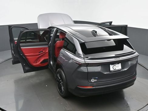 Used 2024 Jeep Wagoneer Launch Edition image 64