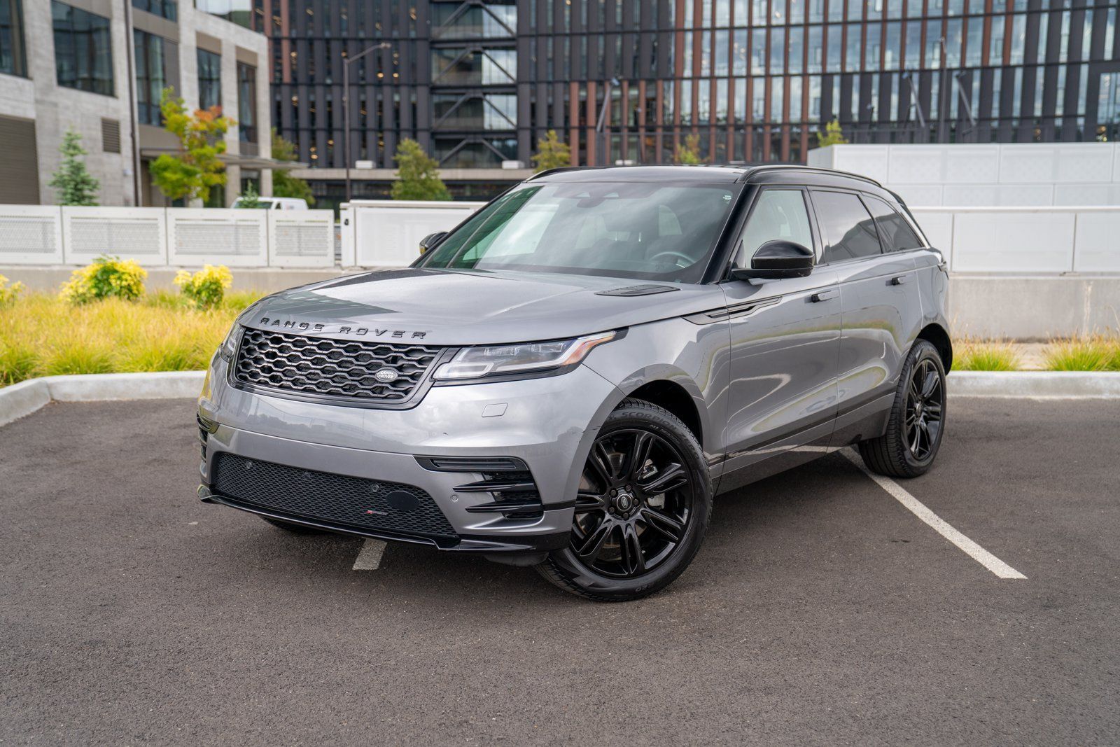 Used 2022 Land Rover Range Rover Velar R-Dynamic S AWD/4WD image 1