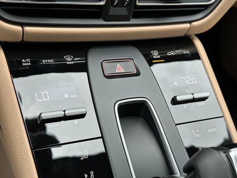 New 2026 Porsche Macan image 23