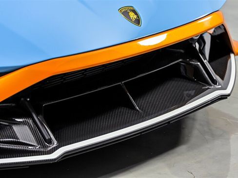 Used 2022 Lamborghini Huracan STO RWD image 5