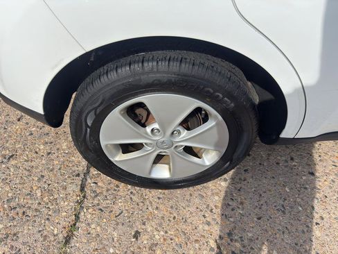 Used 2016 Kia Soul image 19