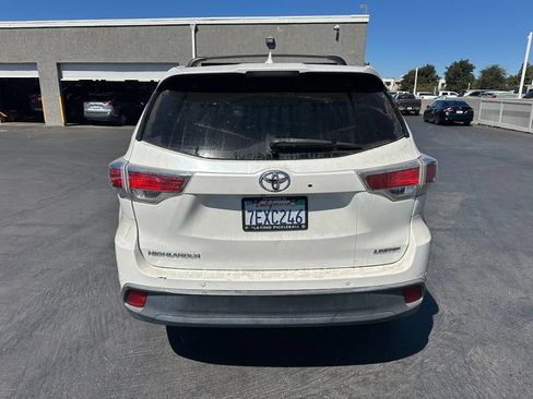 Used 2014 Toyota Highlander Limited FWD image 3
