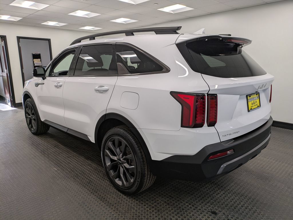 Certified 2023 Kia Sorento X-Line EX AWD/4WD image 6