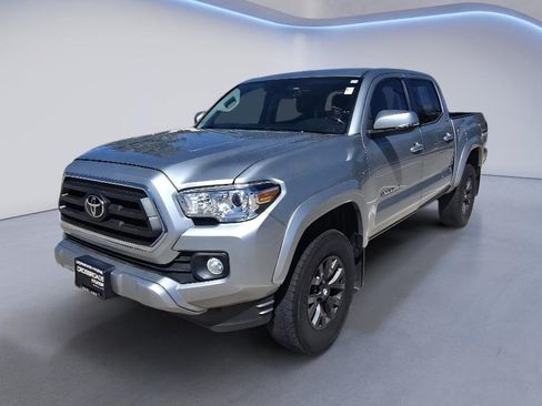 Used 2020 Toyota Tacoma SR5 AWD/4WD image 1
