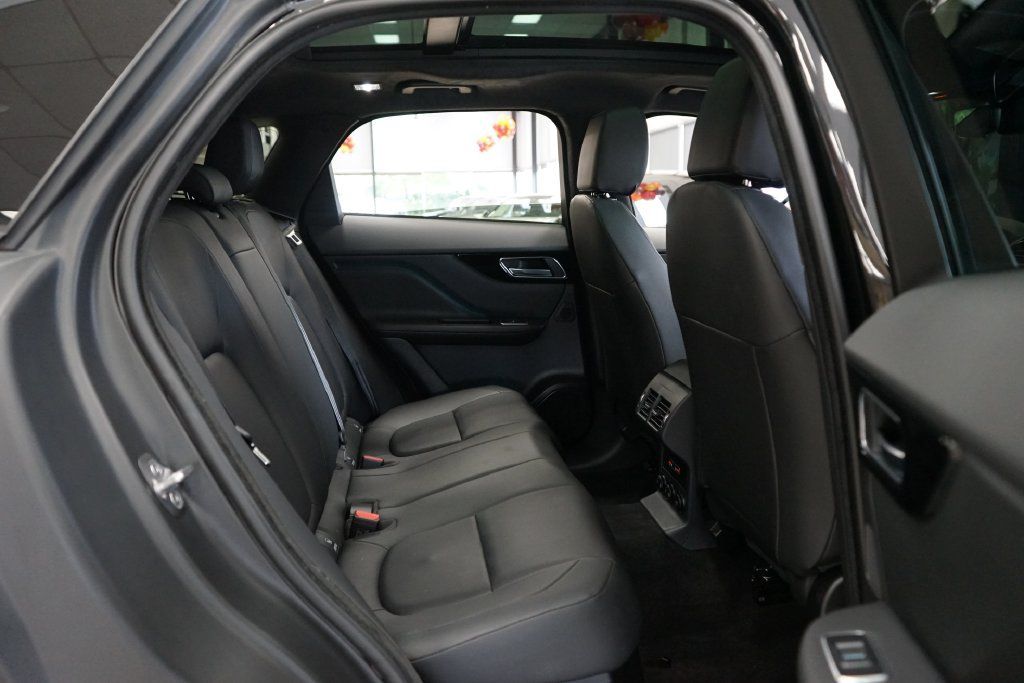 Used 2020 Jaguar F-PACE Premium AWD/4WD image 13