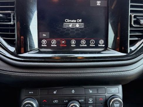 Used 2019 Dodge Durango R/T w/ Technology Group AWD/4WD image 23