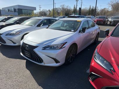 Used 2025 Lexus ES 300h w/ Premium Package