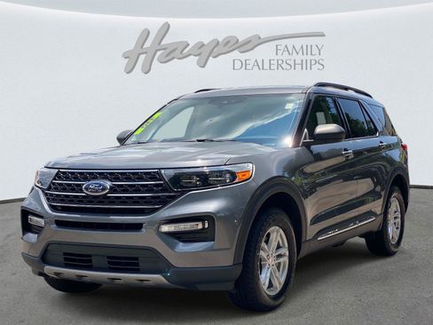 Used 2023 Ford Explorer XLT w/ Equipment Group 202A AWD/4WD image 11