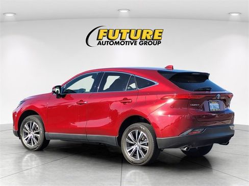 Used 2022 Toyota Venza LE image 7