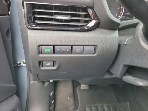 Used 2025 Nissan Sentra SV w/ Trunk Package image 18