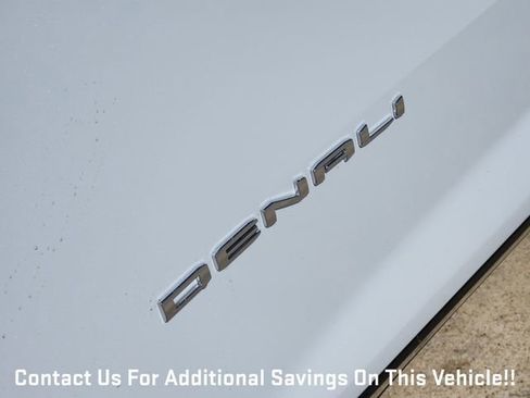 New 2026 GMC Acadia Denali w/ Super Cruise Package image 8