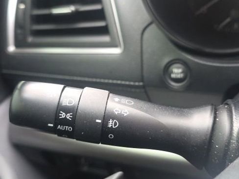 Used 2018 Subaru Outback 2.5i Premium image 18