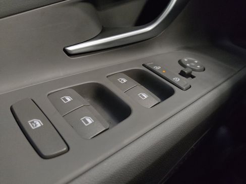 Used 2025 Hyundai Elantra SEL FWD image 27