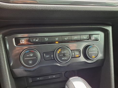 Used 2021 Volkswagen Tiguan SEL image 6