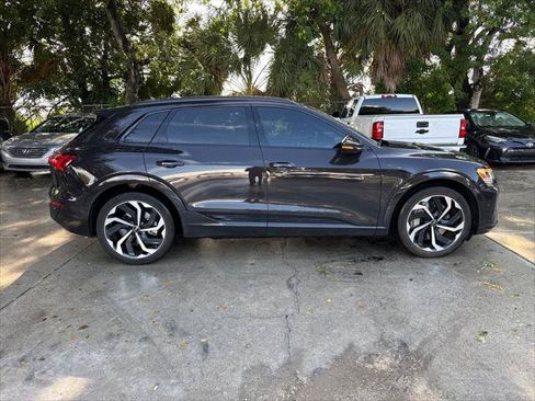 Used 2024 Audi Q8 e-tron Premium Plus w/ Premium Plus Package AWD/4WD image 6