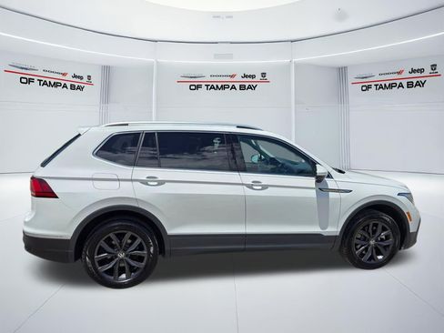 Used 2024 Volkswagen Tiguan SE FWD image 7