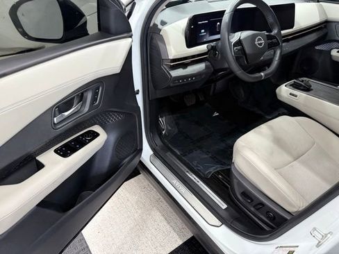 Used 2023 Nissan Ariya AWD image 28