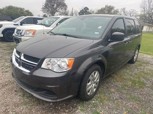 Used 2019 Dodge Grand Caravan SE w/ UConnect Hands-Free Group image 7