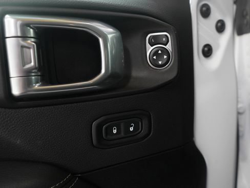 Used 2023 Jeep Wrangler Sahara w/ Cold Weather Group image 21