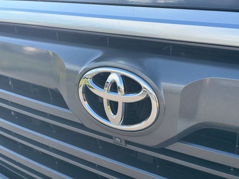 Used 2023 Toyota Tundra Limited AWD/4WD image 18