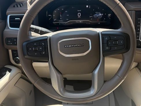 Used 2023 GMC Yukon Denali w/ Max Trailering Package AWD/4WD image 9