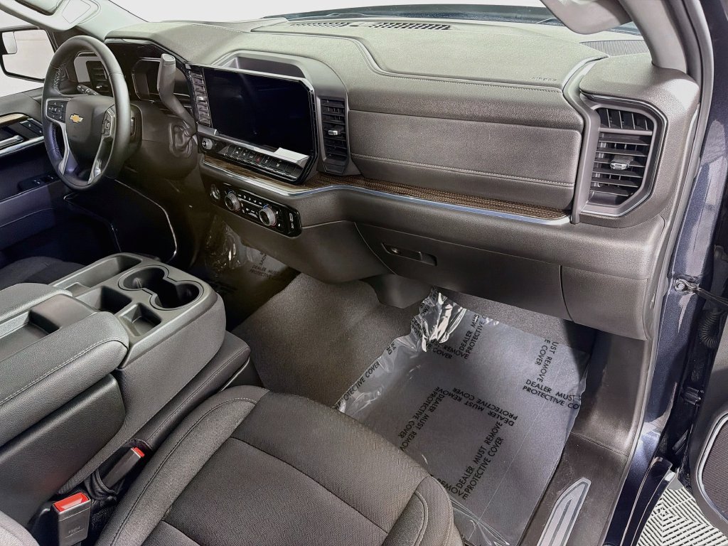 Used 2023 Chevrolet Silverado 1500 LT AWD/4WD image 28
