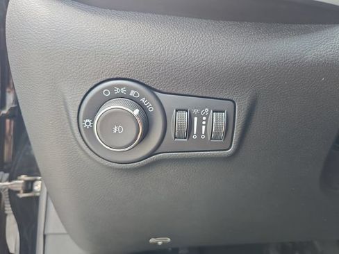 Used 2024 Jeep Compass Latitude AWD/4WD image 21