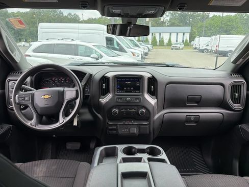 Used 2022 Chevrolet Silverado 2500 Custom w/ Custom Convenience Package AWD/4WD image 8