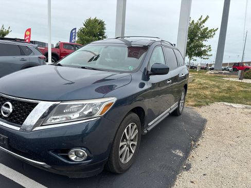Used 2014 Nissan Pathfinder SL w/ SL Tech Package FWD image 6