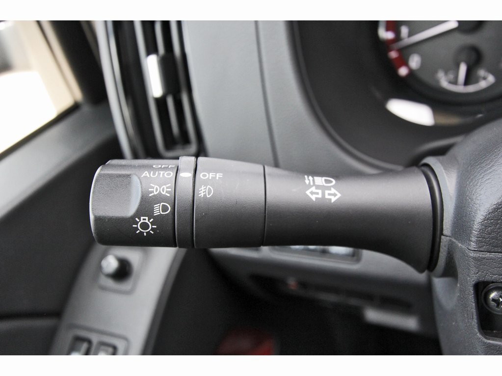 Used 2025 Nissan Frontier Pro-X RWD image 11