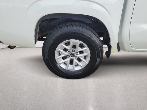 Used 2024 Nissan Frontier SV RWD image 7