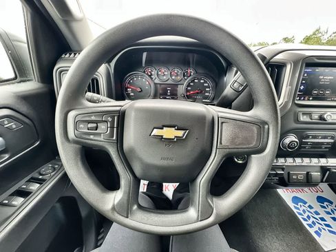 Used 2024 Chevrolet Silverado 1500 Custom image 11