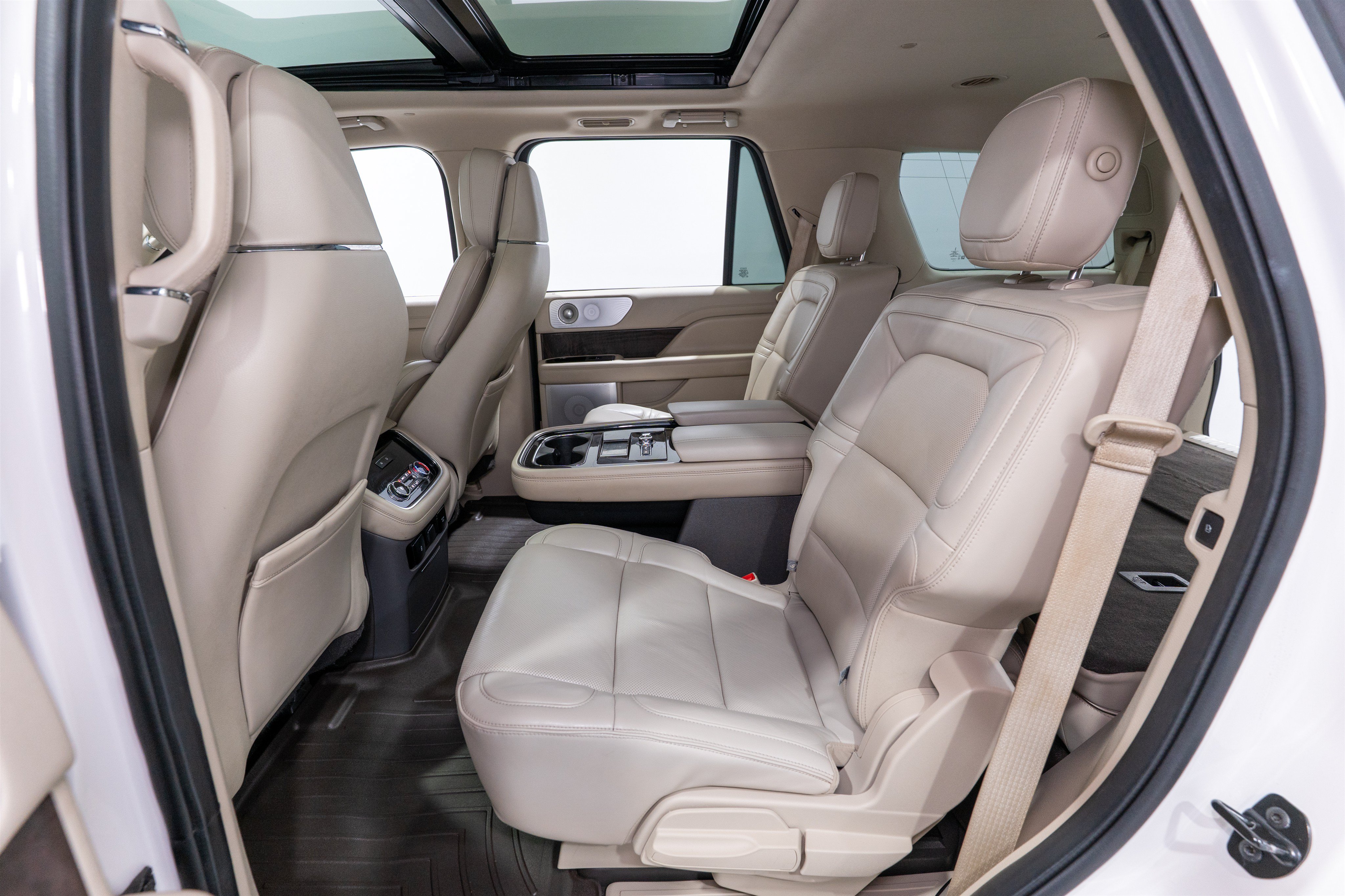 Used 2019 Lincoln Navigator Reserve AWD/4WD image 33