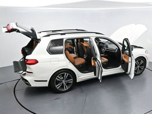 Used 2019 BMW X7 xDrive50i w/ M Sport Package AWD/4WD image 55