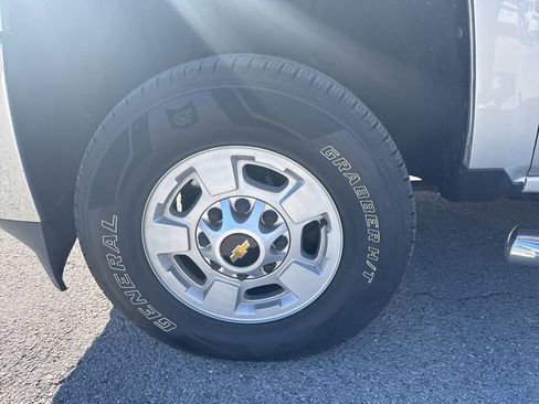 Used 2019 Chevrolet Silverado 2500 LT image 11