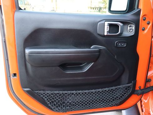 Used 2018 Jeep Wrangler Unlimited Sport S image 17