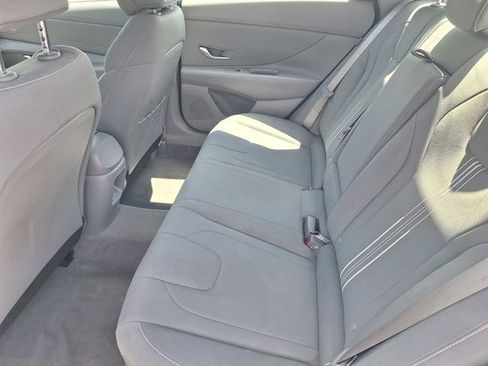 Used 2025 Hyundai Elantra SEL FWD image 12